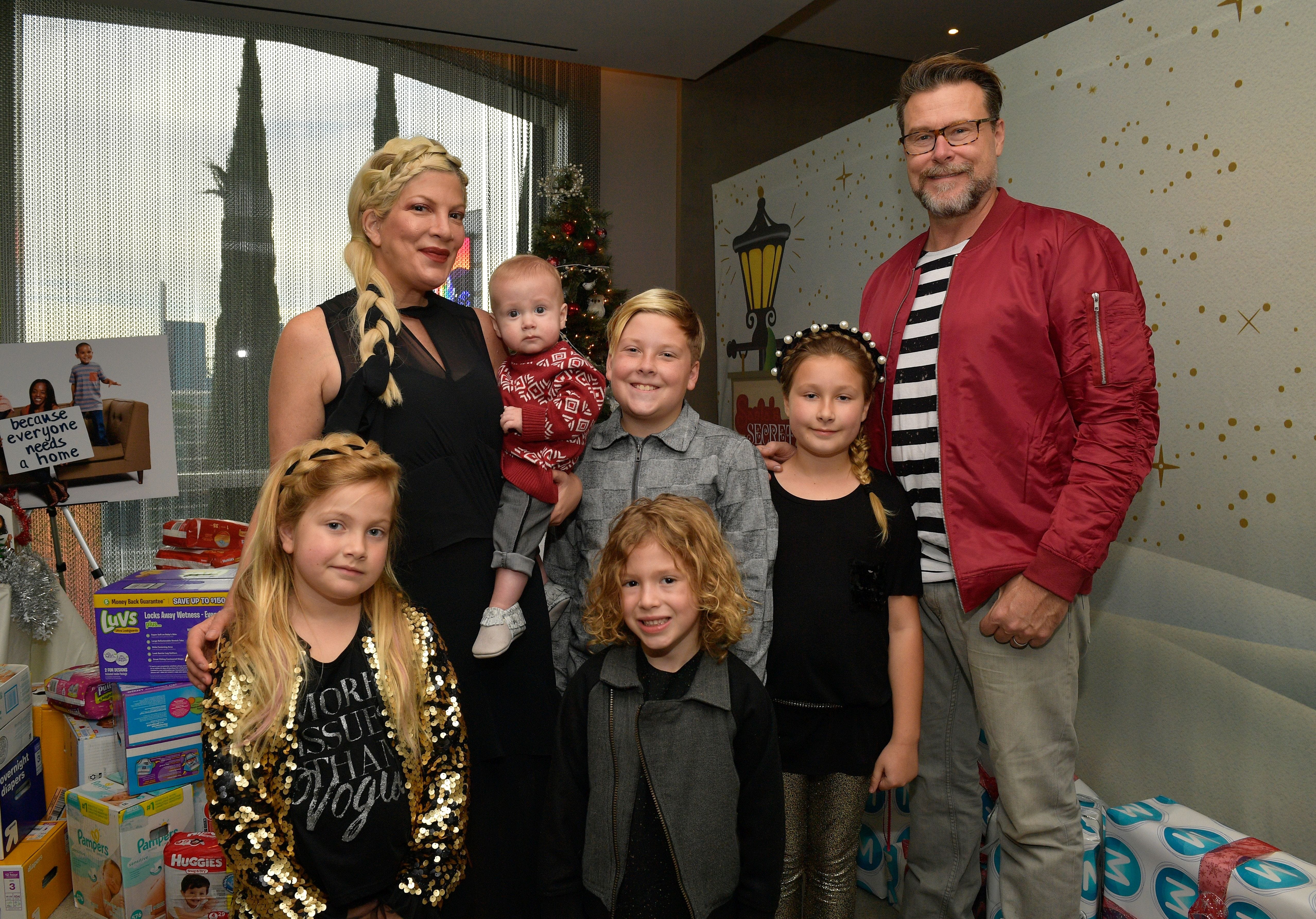 Tori Spelling Dean Mcdermott Are Sleeping In Separate Rooms She Says