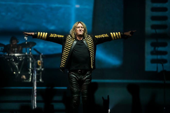 Review Journey Def Leppard Show Why They Still Fill Arenas Journey Def Leppard Tour 2022 Review