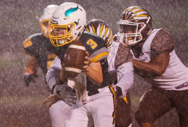 Scenes from the Kickapoo vs. Parkview football game on a soggy night at Parkview High School on Friday, Sep. 7, 2018.