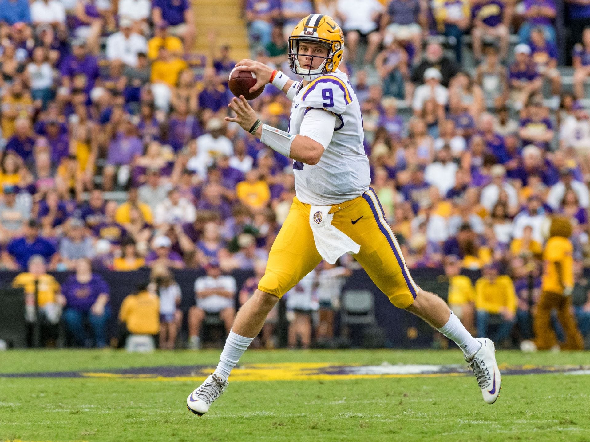 Joe Burrow 4 Things To Know About The Lsu Football Quarterback