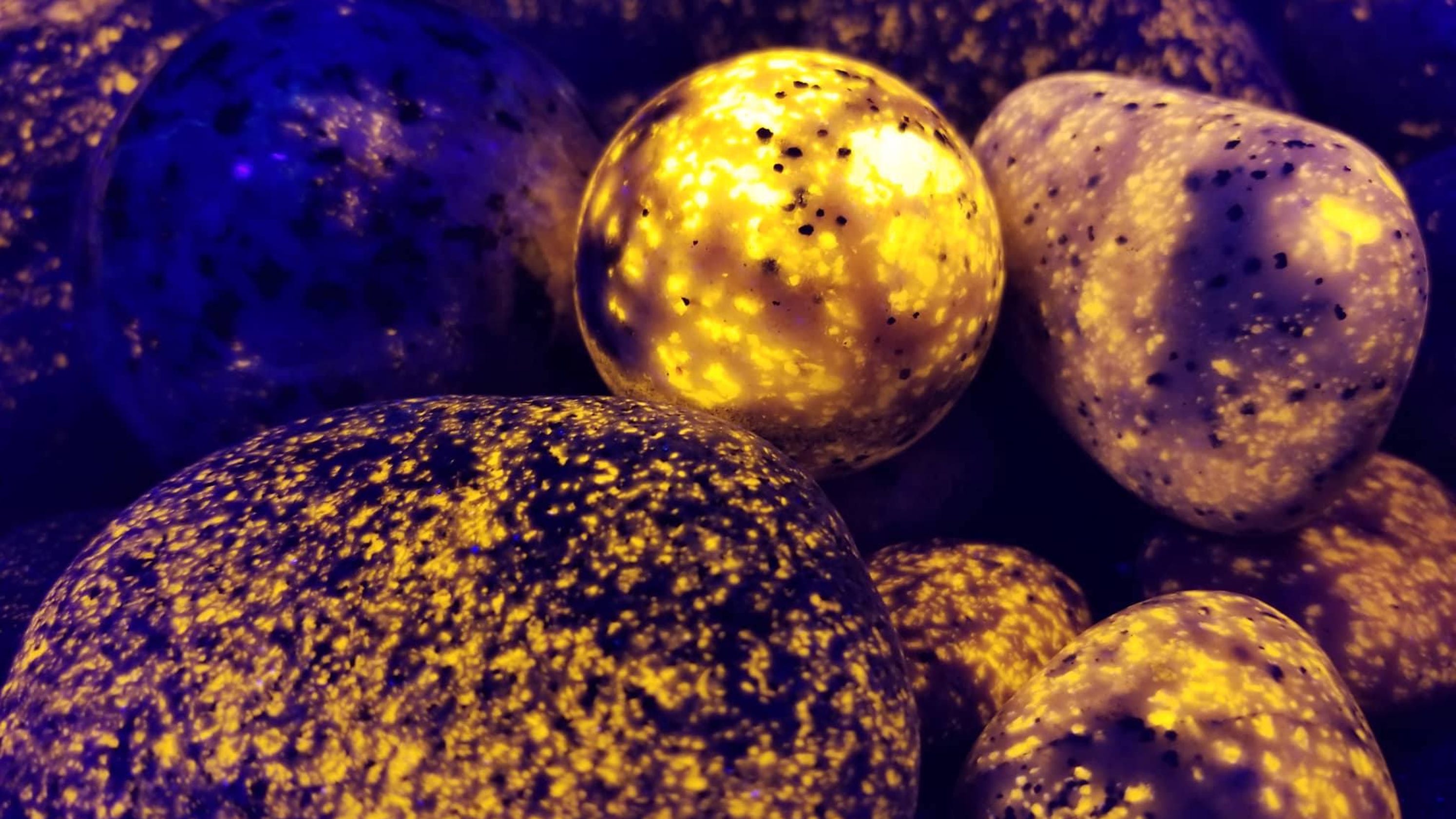 Michigan men battle over U.P.'s 'Yooperlite' glowing rocks