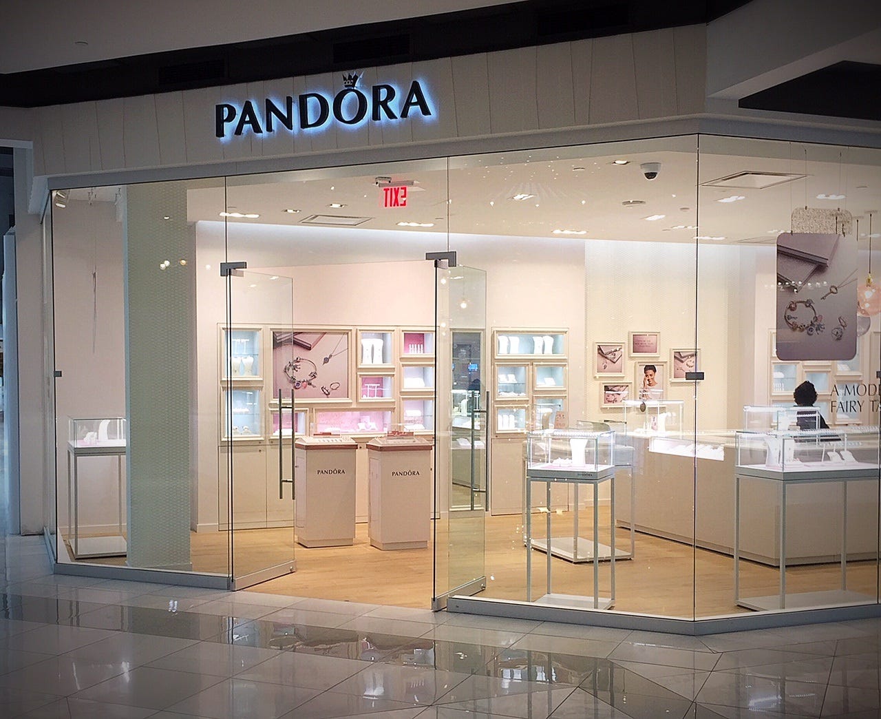 Pandora riverside mall discount