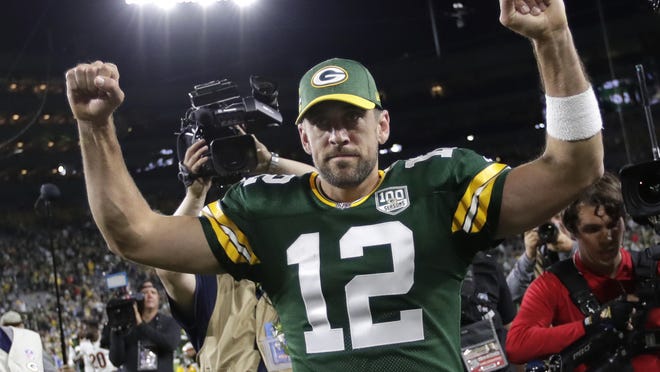 Packers Aaron Rodgers Wins Battle Of Wills By Overcoming Knee Injury