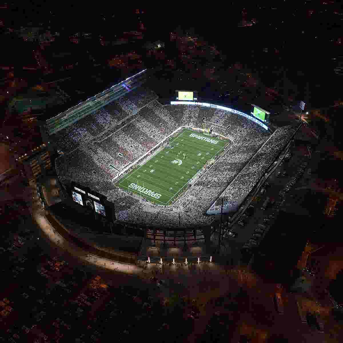 Big Ten Football Stadiums Guide Recommendations For Visiting Fans