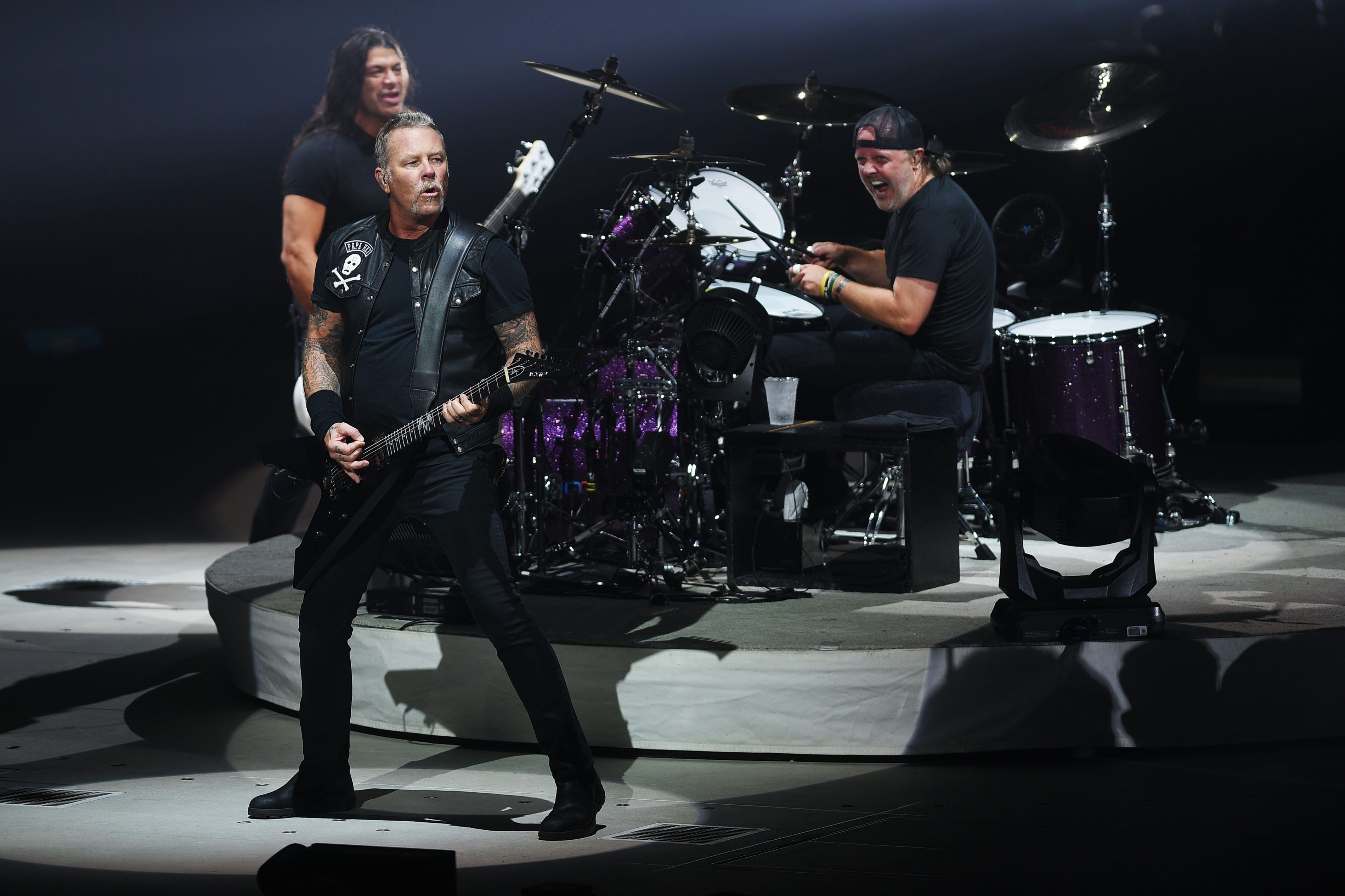 Review Metallica brings thrilling rock spectacle to Sioux Falls