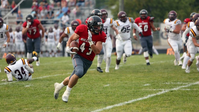 Former Great Falls Central star Nolan Donisthorpe ran for 82 yards and two touchdowns last week as Montana Western defeated Montana State-Northern.