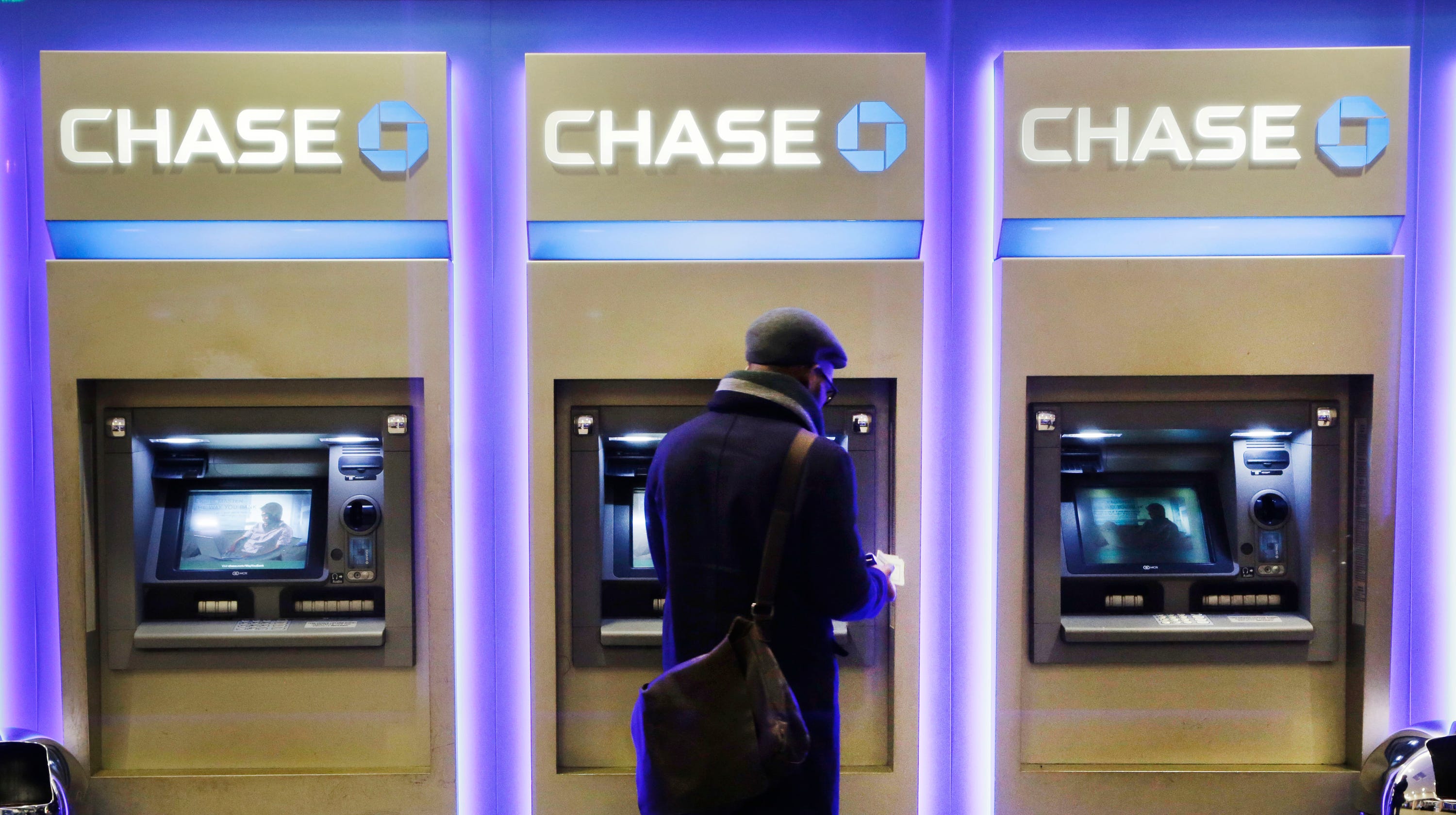 JPMorgan Chase Sapphire checking account offers credit card-like perks