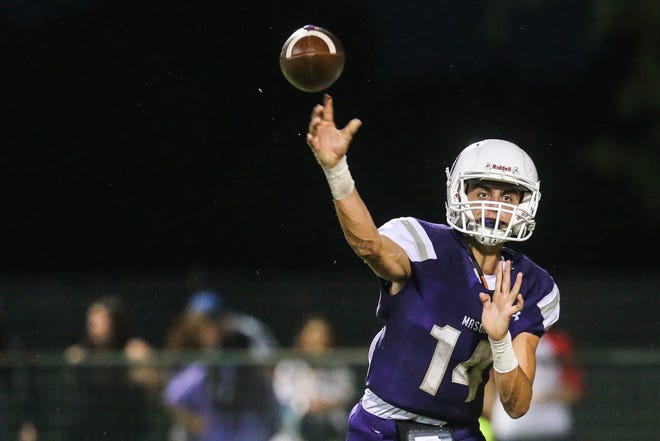 Mason's Otto Wofford throws a pass during the game against Sonora on Friday, Sept. 14, 2018, at Mason.