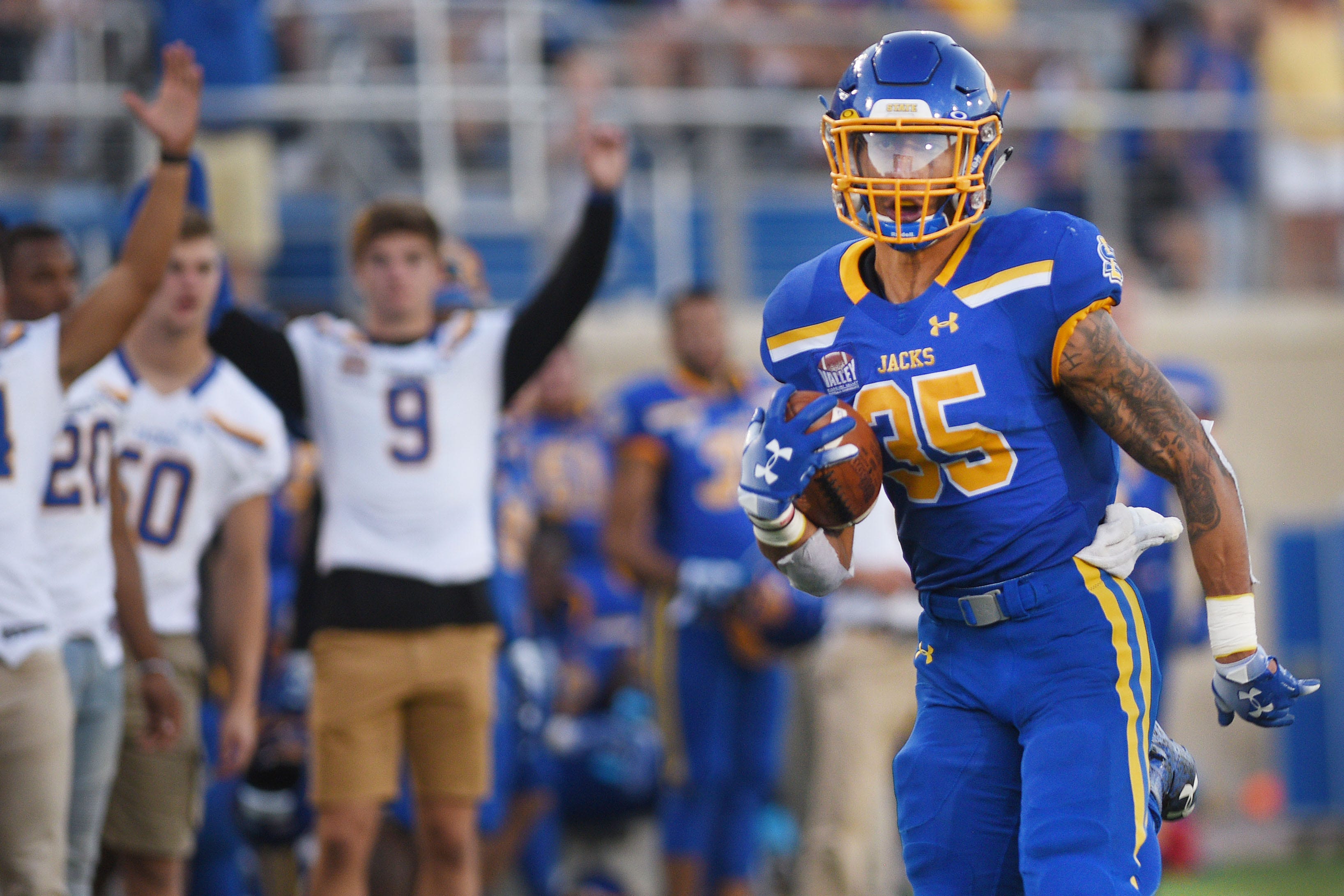 South Dakota State Football How Twitter Reacted To 90 6 Rout Of Arkansas Pine Bluff