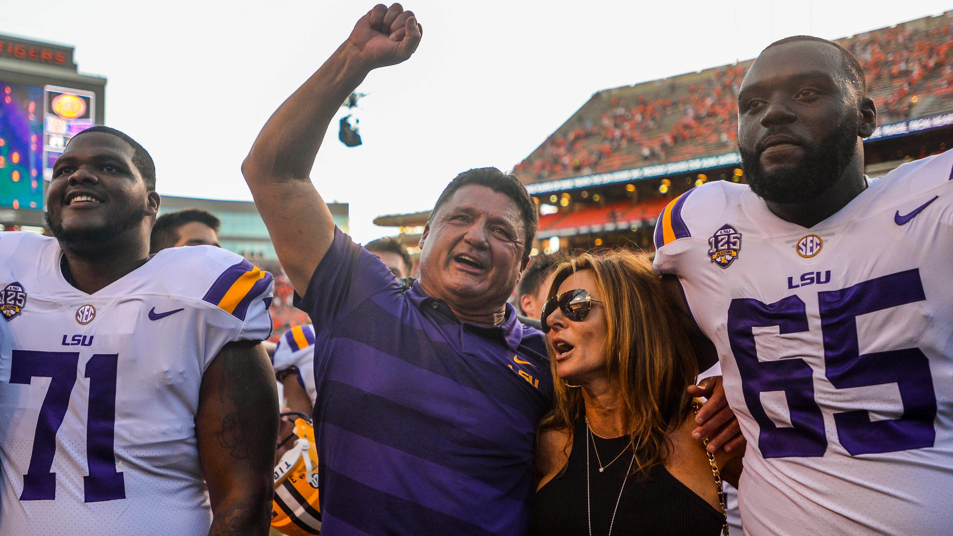 LSU win at Auburn spikes recruiting; Ex-receiver Davis in more trouble