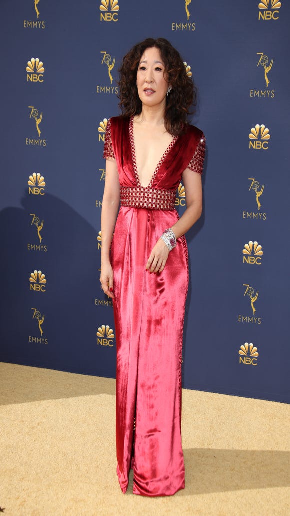 Sandra Oh brought her parents to the Emmys and people loved them