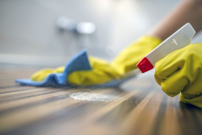 A study published in the Canadian Medical Association Journal suggests that common household disinfectants are linked to overweight children.