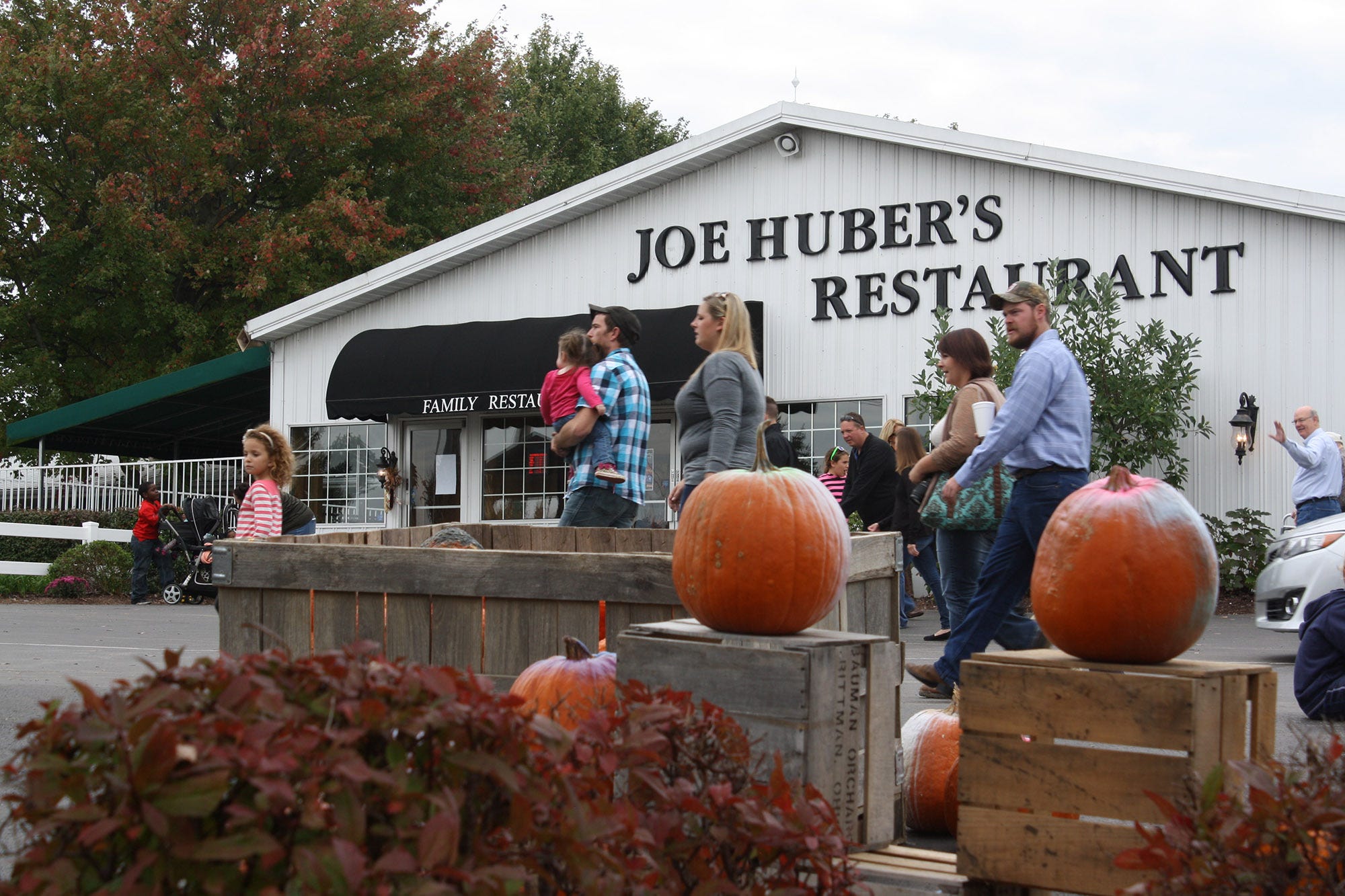 Huber's Orchards Winery & Vineyard in Indiana to remain open