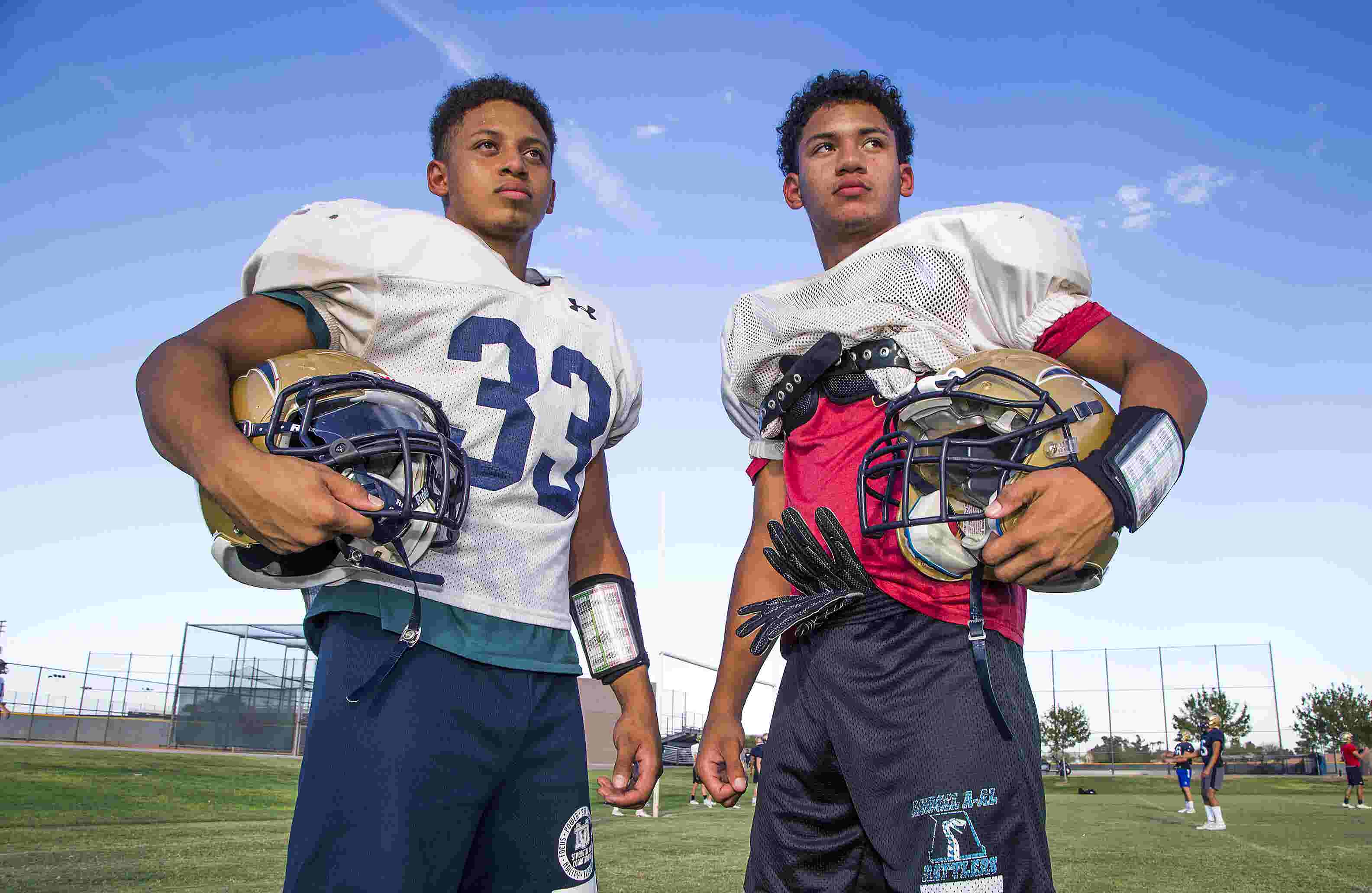 Desert Vista Running Back Brothers Help Thunder To 4 0 Start