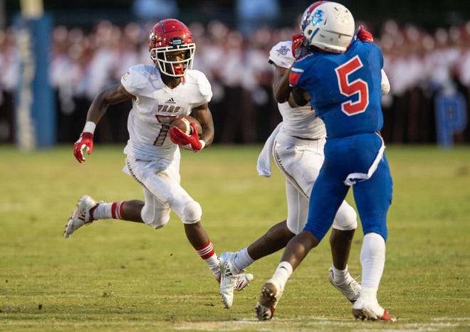 Vero Beach plays against Pahokee during the high school football game Friday, Sept. 21, 2018, at Pahokee High School.