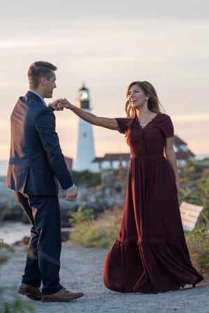 "Bringing Up Bates" stars Carlin Bates and Evan Stewart got engaged on a surprise trip to Maine.