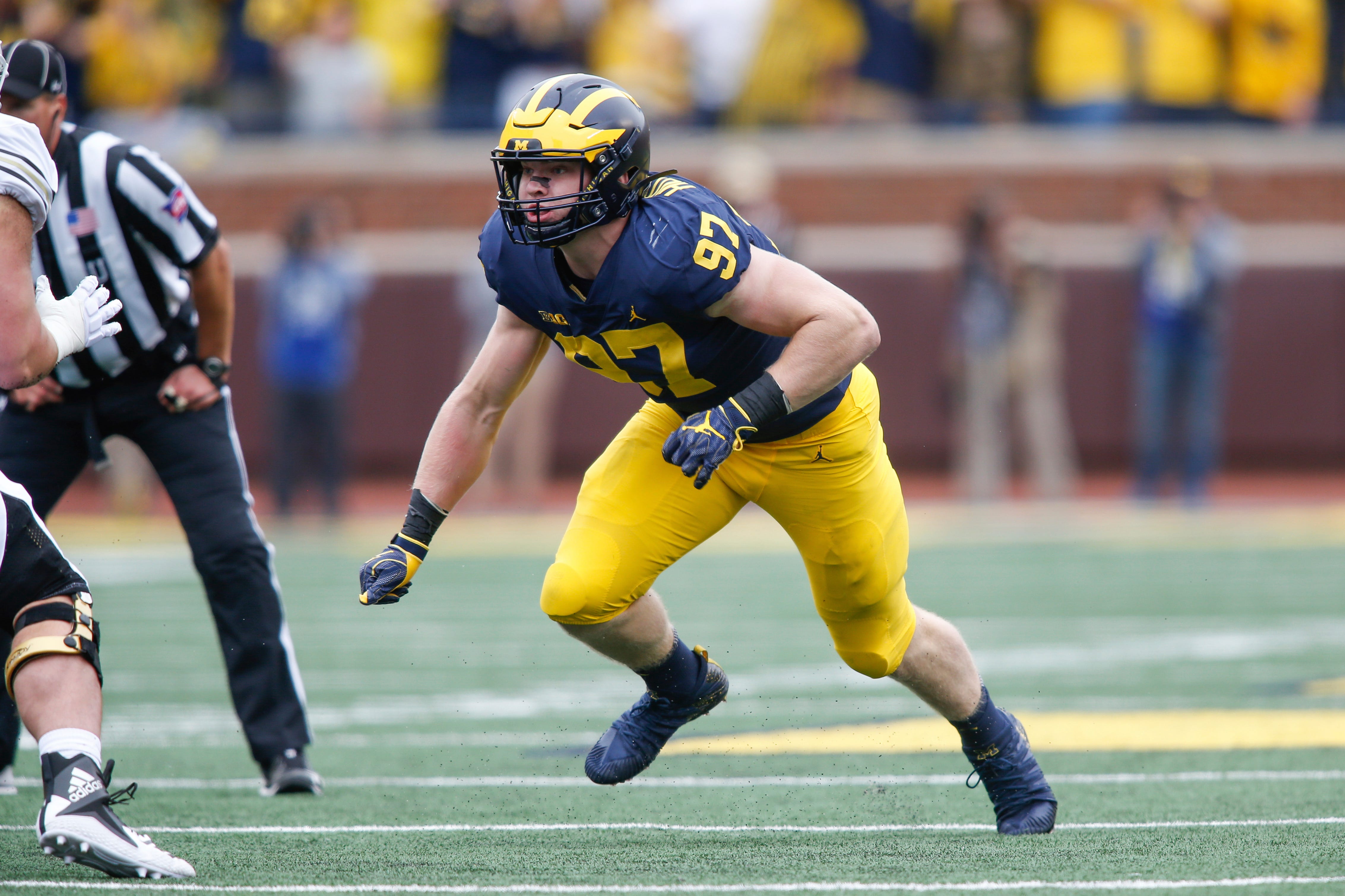 Freshman defensive lineman Aidan Hutchinson living up to family name with Michigan Wolverines