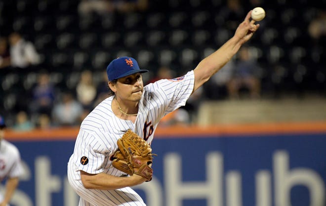 New York Mets pitcher Jason Vargas delivers the ball to the Atlanta Braves during the first inning of a baseball game Thursday, Sept. 27, 2018, in New York.