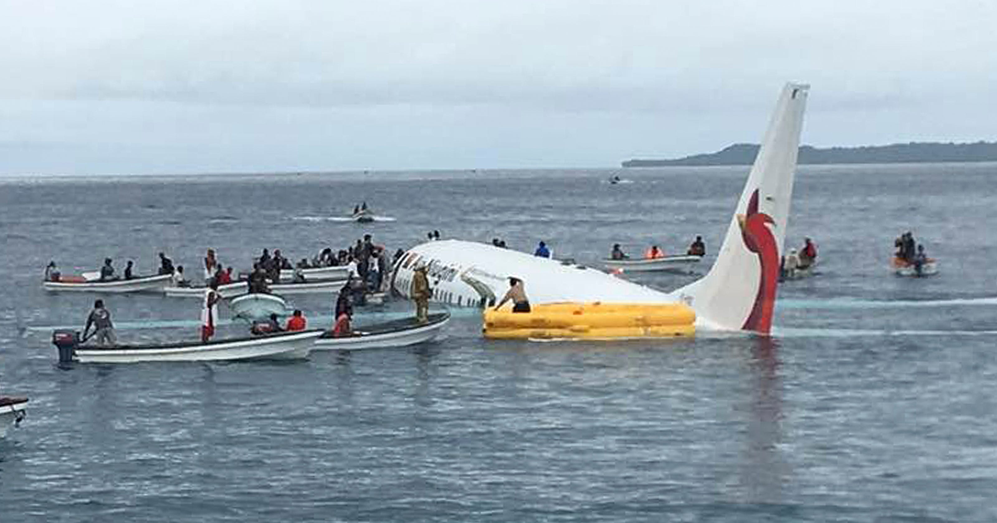 Air Niugini crash Passengers and crew safe as plane lands in sea