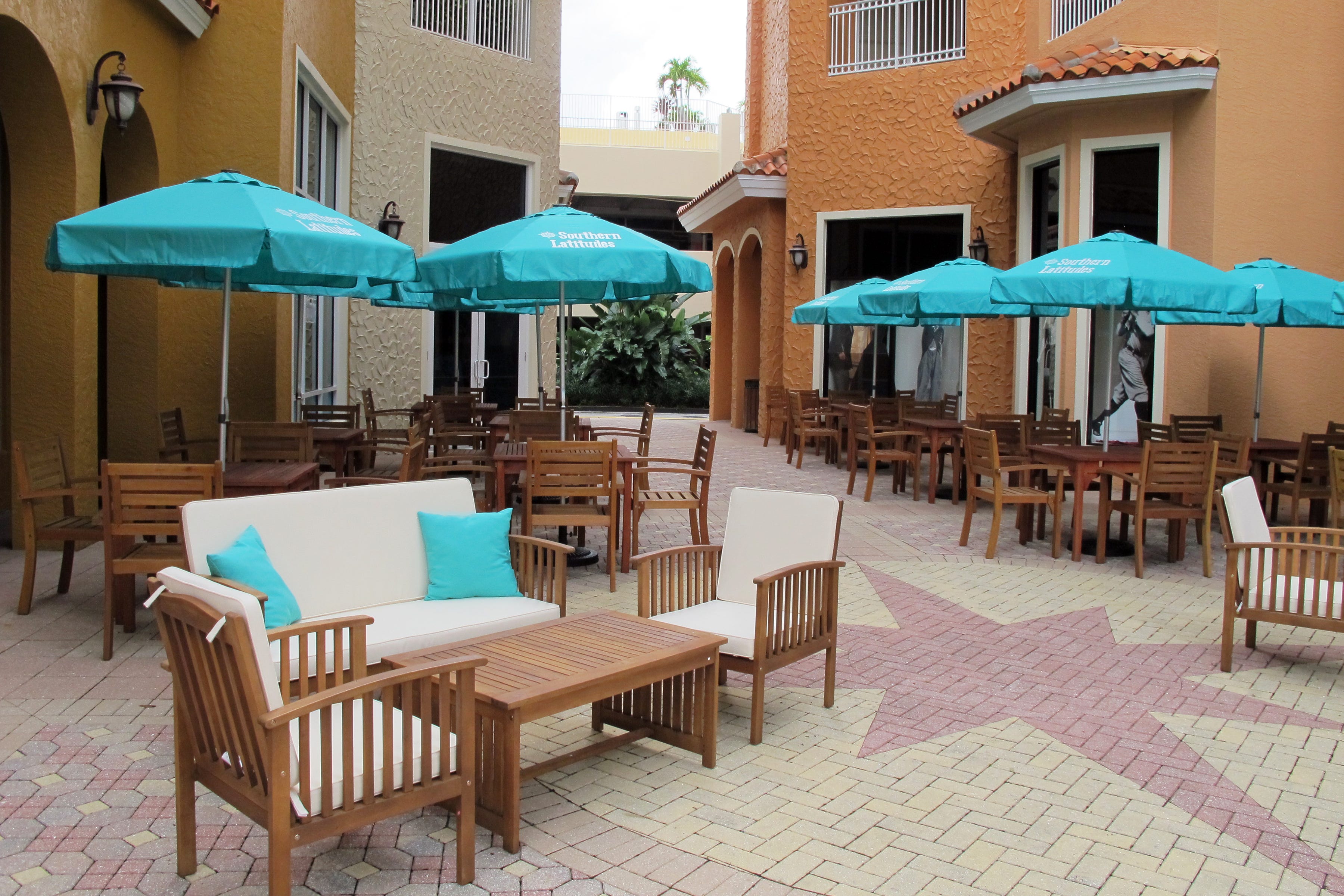 In The Know Southern Latitudes Brewpub Now On Tap In Naples Bayfront