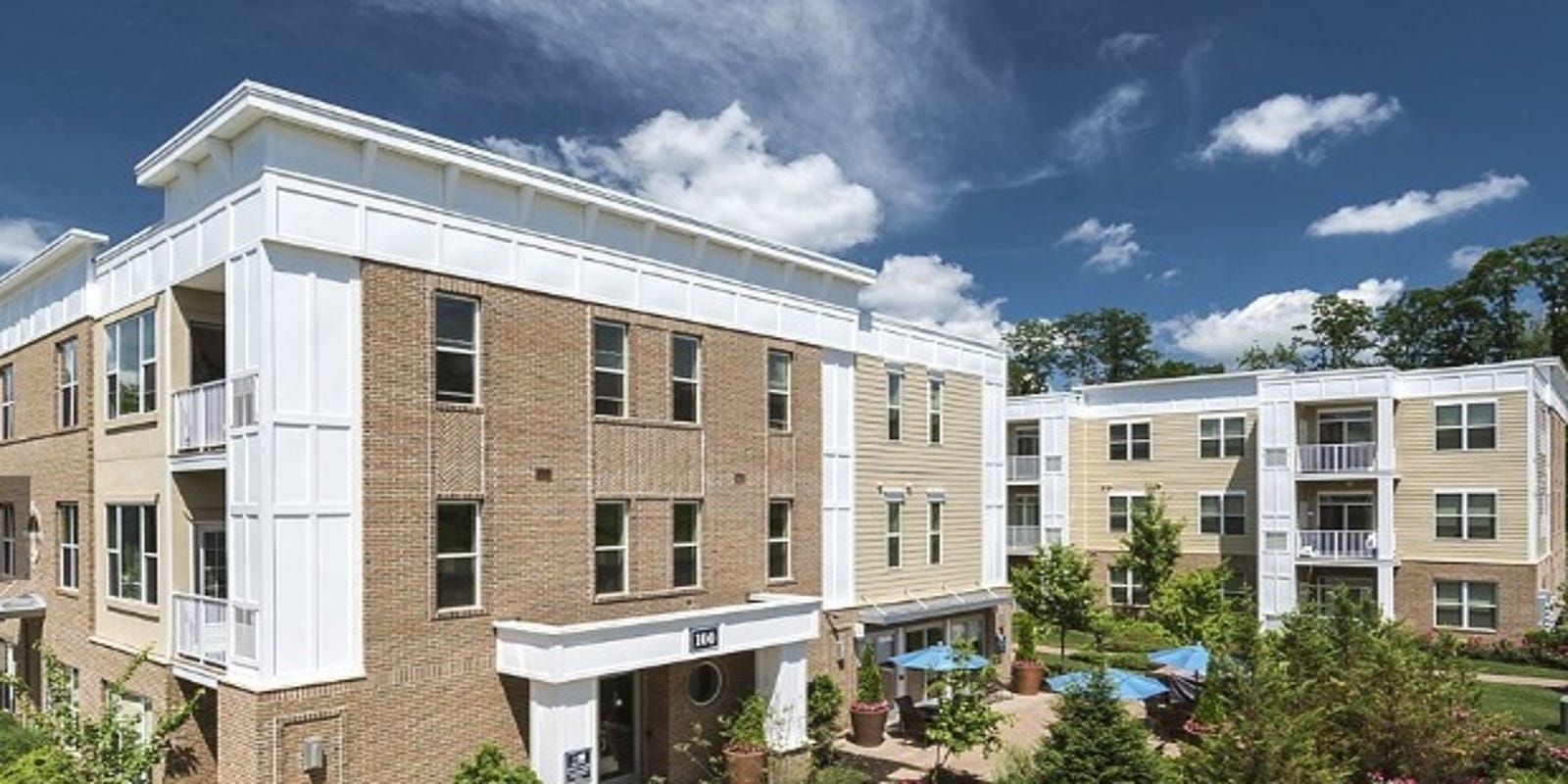 Bridgewater S Woodmont Square Apartments Sell Renamed Bridgwater