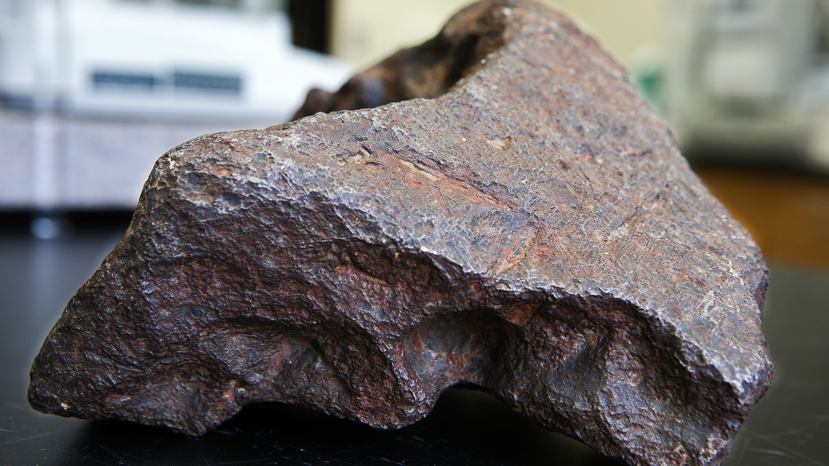 Combien Coute Un Morceau De Meteorite Meteorite worth $100K used as doorstop for years