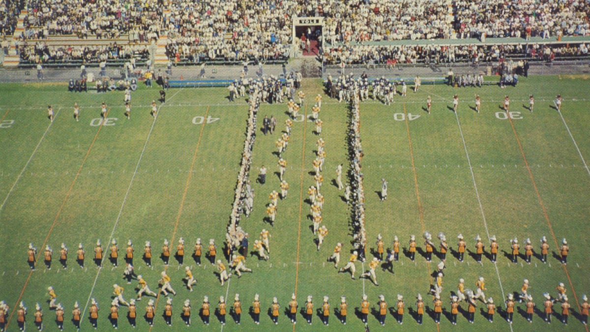 Tennessee football tradition Running through the T