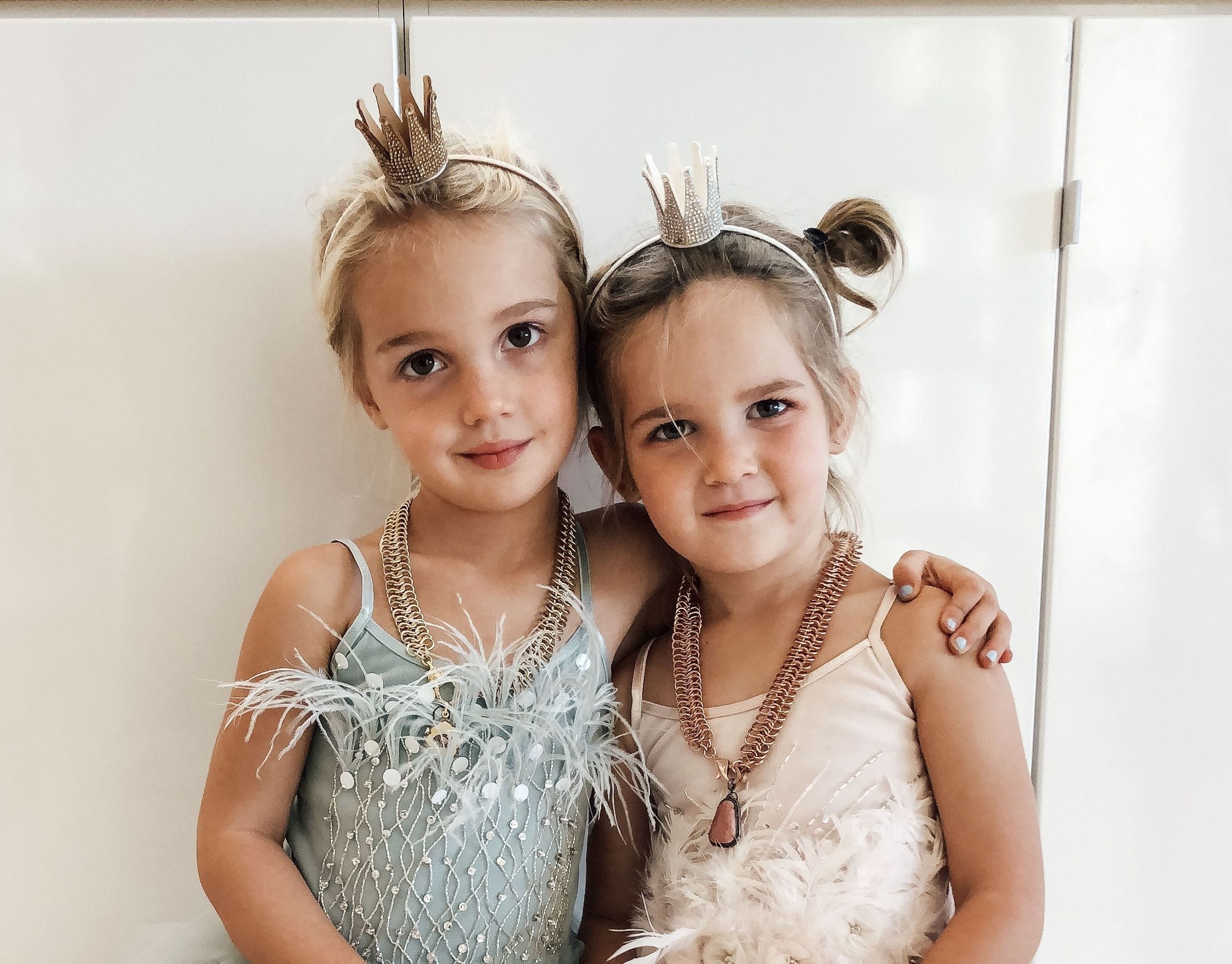 Toddler Internet Stars Mila And Emma Nab Kris Jenner For Halloween Spot