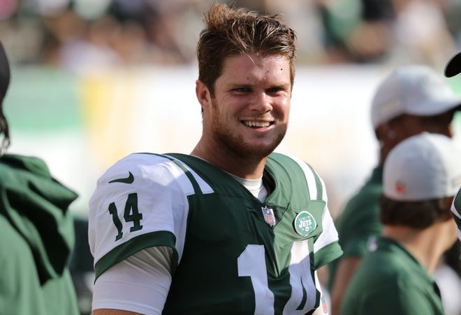 It was a good day for Sam Darnold, who helped the Jets win with multiple touchdown passes. Sunday, October 7, 2018