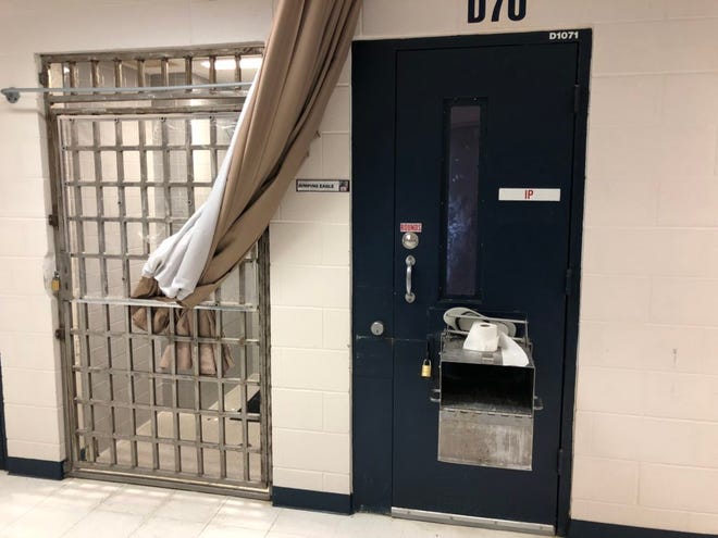 Behind Prison Walls Women Serve Time In Quiet Controlled Setting Behind Prison Walls Women Serve Time In Quiet Controlled Setting