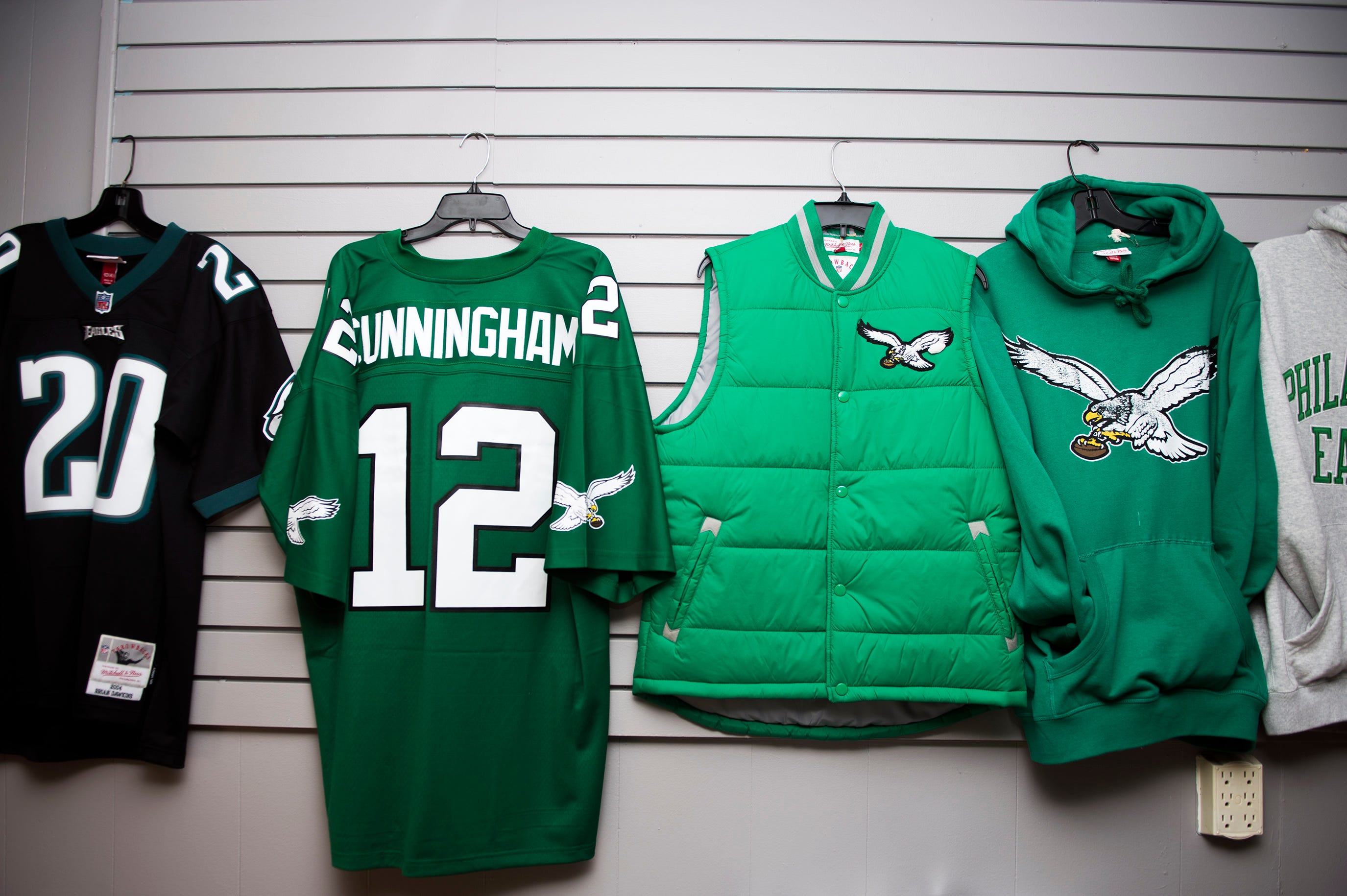 dicks sporting goods eagles jersey