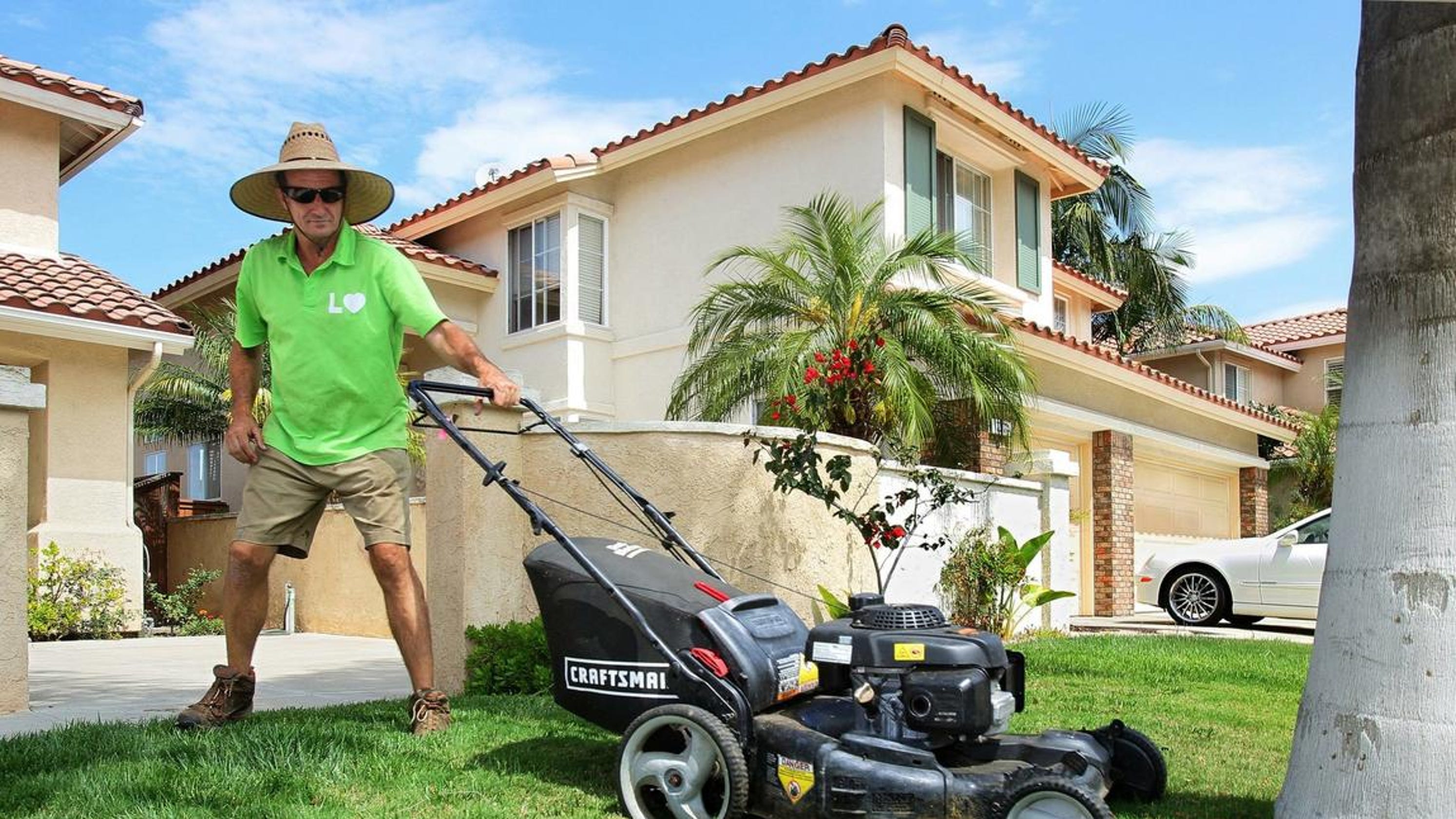 Contact Lawn Love 43