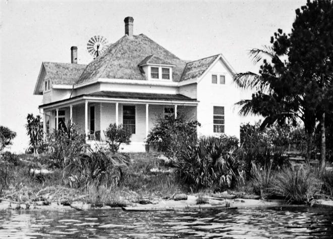 Hancock Home in the 1920s facing the river, 300 Atlanta Ave.