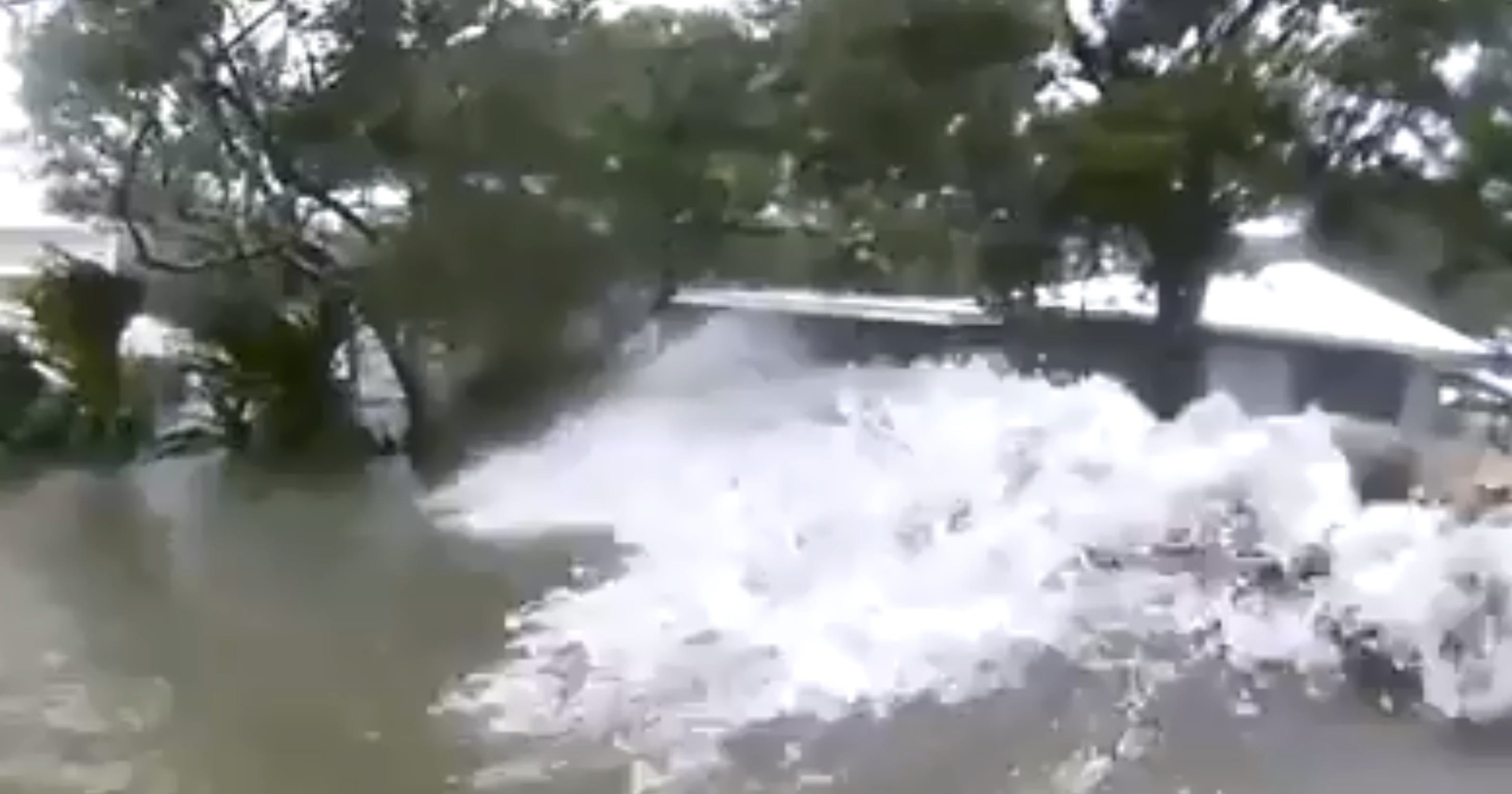 See viral video showing St. Island flooded by storm surge