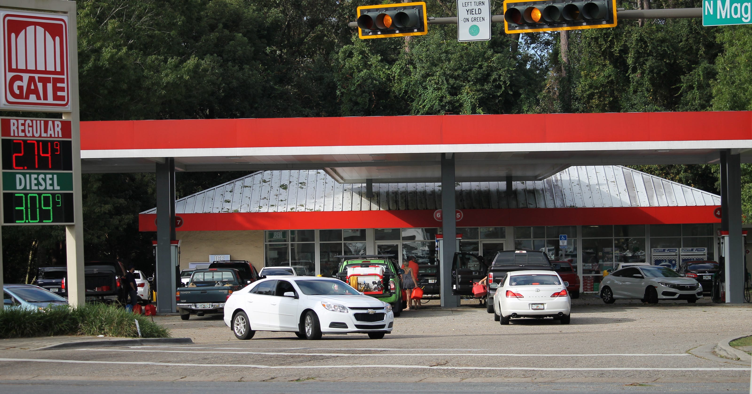 Running list of open gas stations in Tallahassee
