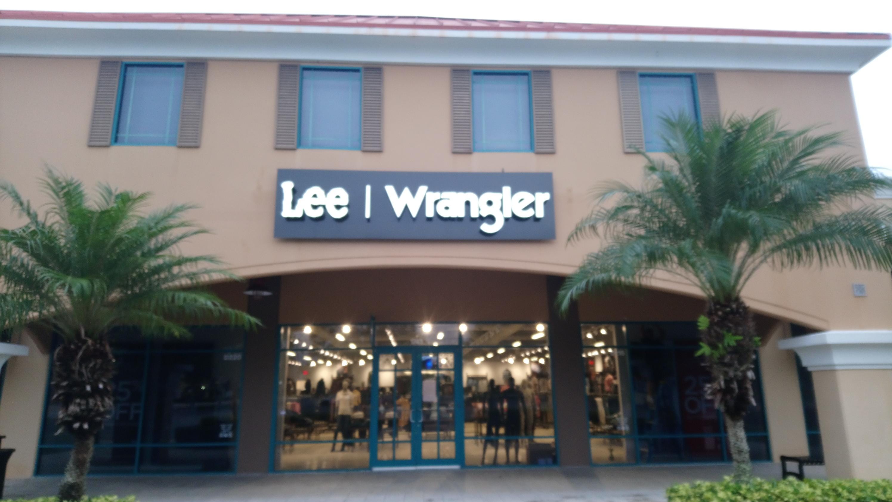 Vero Beach Outlets: Lee-Wrangler Outlet opening Friday