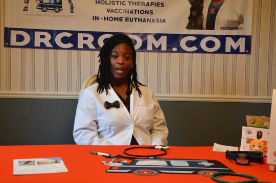 Turnera Croom started a Future Veterinarians Program in 2017, where she takes a group of middle and high school students around a pet supply store and talks to them about veterinary medicine, animal care and more.
