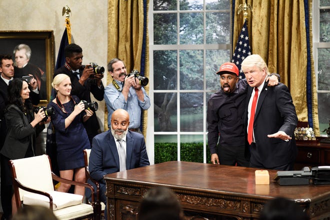 "Seth Meyers" Episode 1749 -- Pictured: (l-r) Kenan Thompson as Jim Brown, Chris Redd as Kanye West, Alec Baldwin as President Donald Trump during "Kanye Trump Cold Open" in Studio 8H on Saturday, October 13, 2018