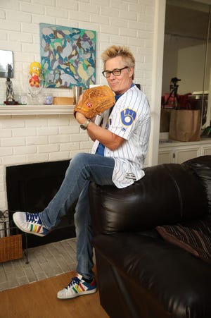 Brewers fan Kato Kaelin watches their games from his home in Burbank, Calif., and shares his thoughts on Twitter.