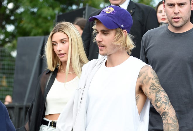 Justin Bieber debuts 'hotel slippers,' and they're huge hit