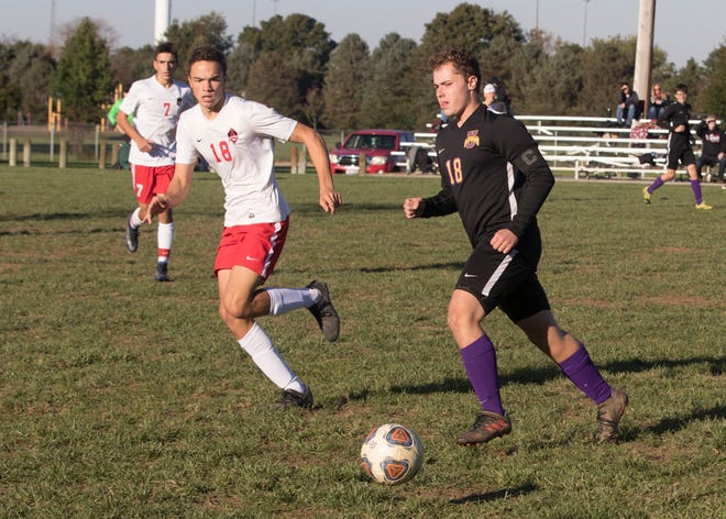 Unioto soccer's Hayden Longcoy announced his commitment to play collegiate soccer at Lake Eric College via Twitter on Sunday.