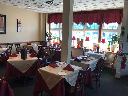 Monica & # 39; s Restaurant in Pompton Lakes accepts bitcoin and litecoin as a way to attract new customers.