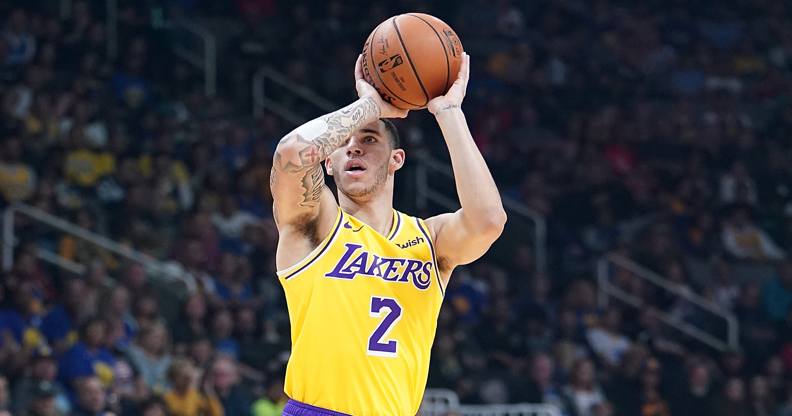 Lonzo Ball 'doesn't fit' with Lakers' dynamic | Total Lakers