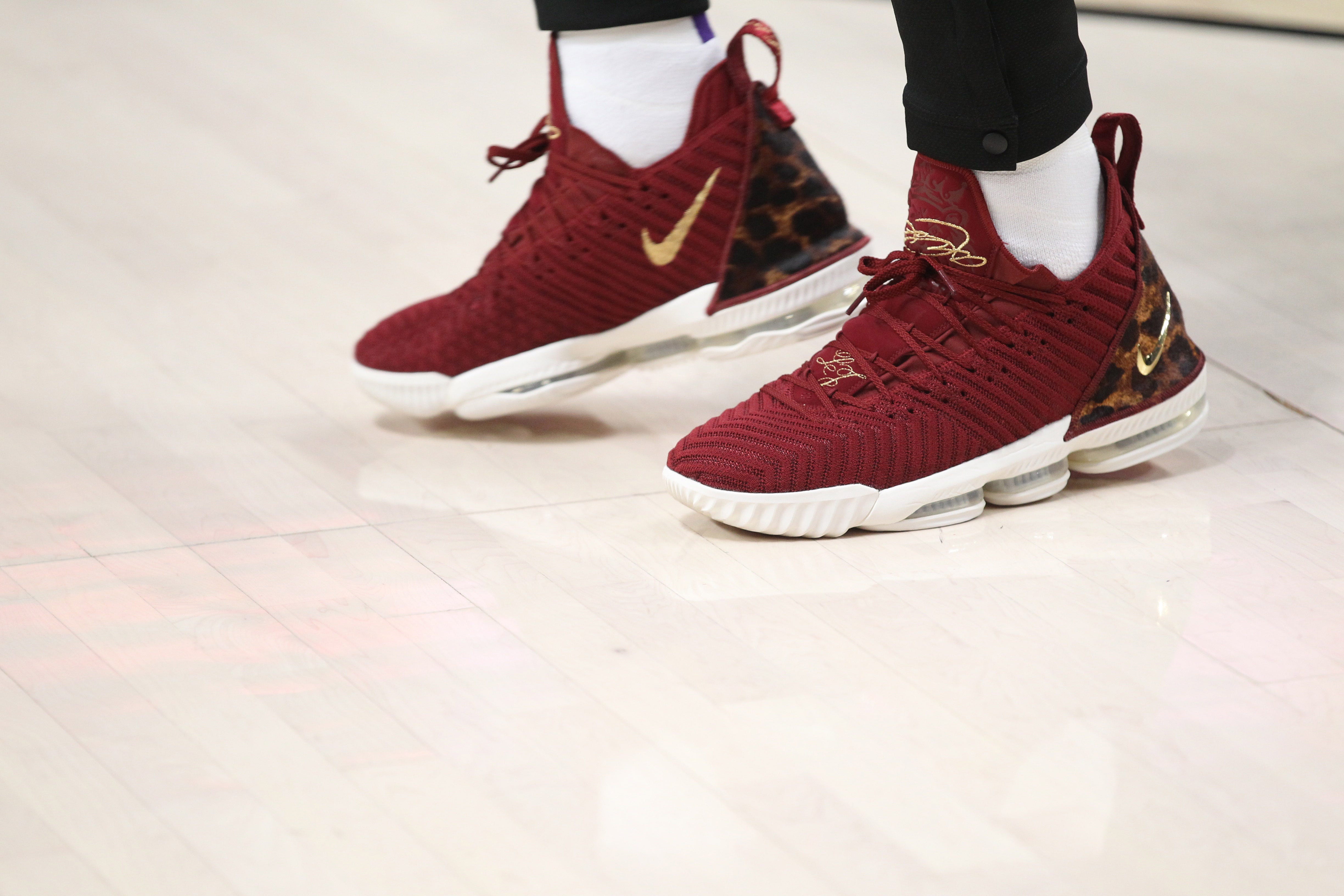 lebron james shoes maroon