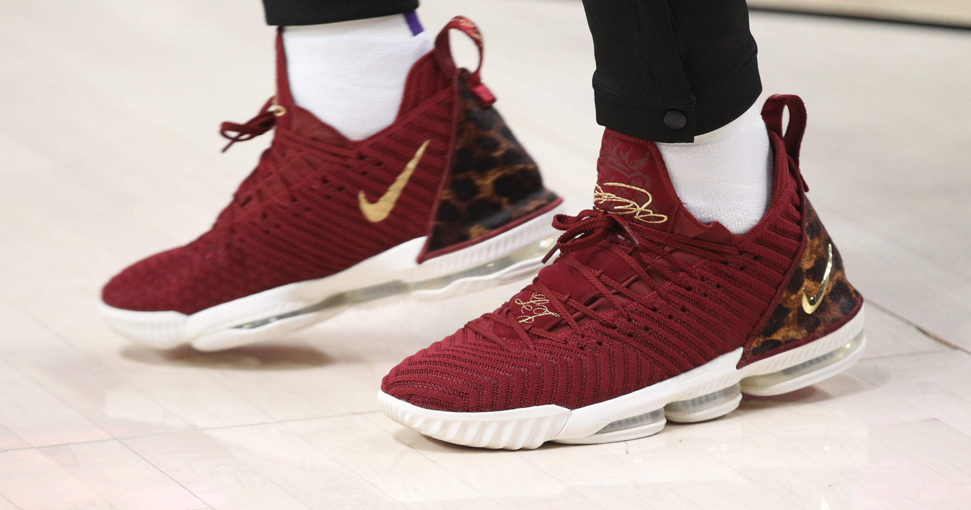 LeBron James: Gold and burgundy shoes not nod to former team