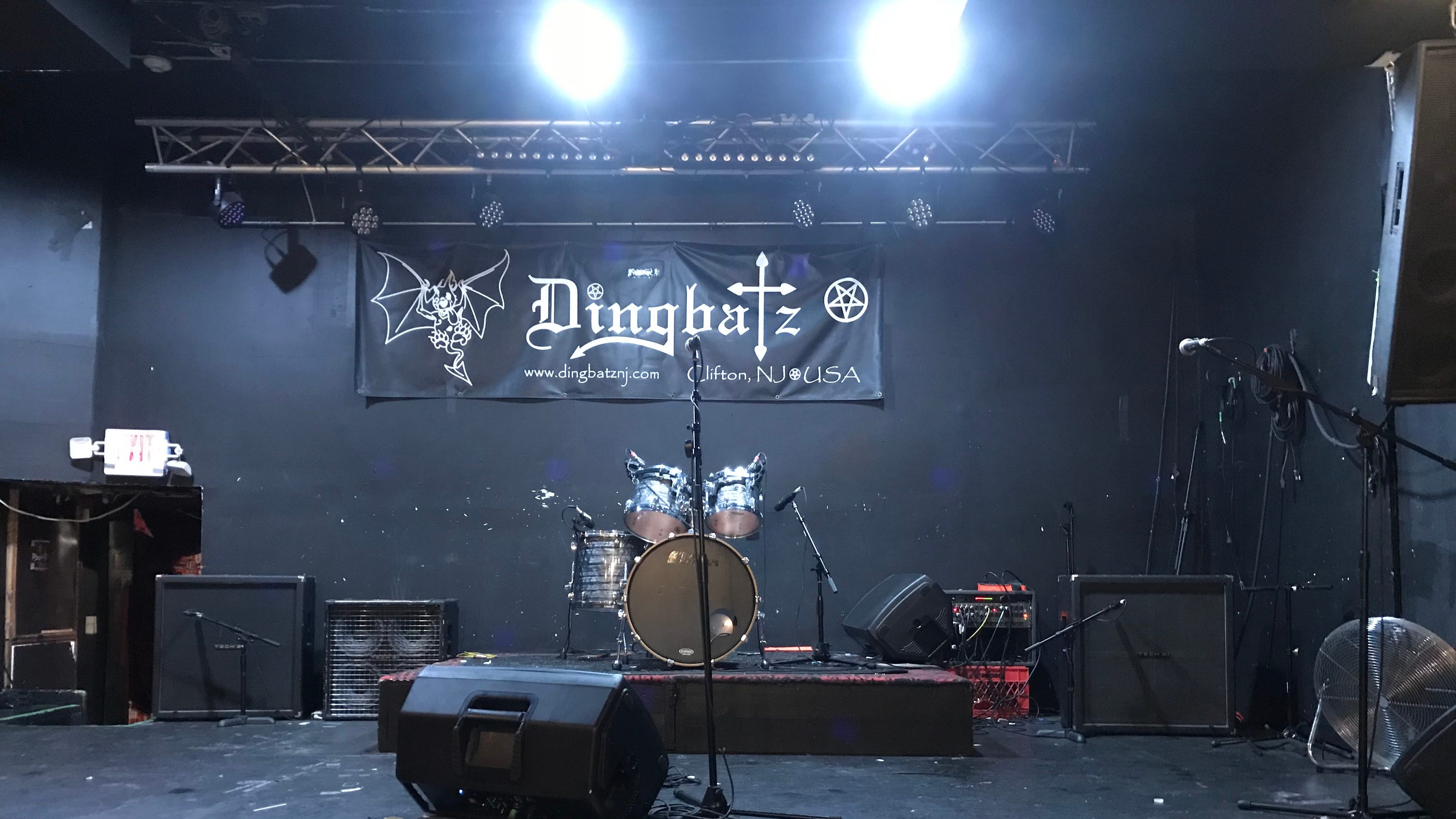 Bands Play At Dingbatz In Clifton Nj Despite Cancellation Announcement Bands Play At Dingbatz In Clifton Nj Despite Cancellation Announcement