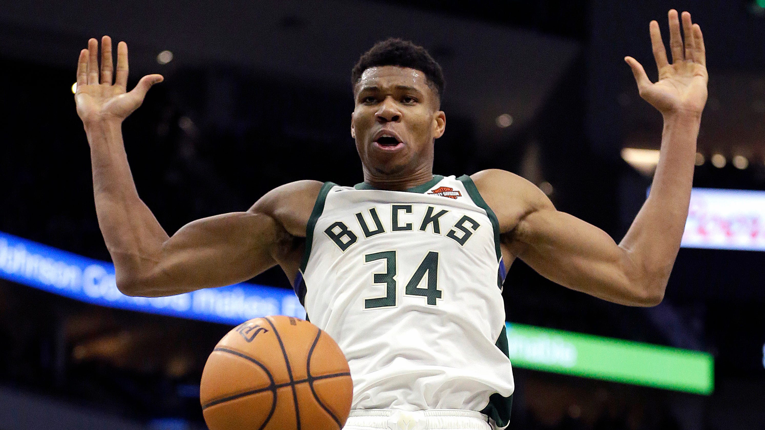 Giannis Antetokounmpo putting up big numbers, but just getting started2987 x 1680