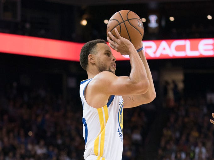 October 22, 2018; Oakland, CA, USA; Golden State Warriors guard Stephen Curry (30) shoots the basketball against the Phoenix Suns during the third quarter at Oracle Arena. Mandatory Credit: Kyle Terada-USA TODAY Sports