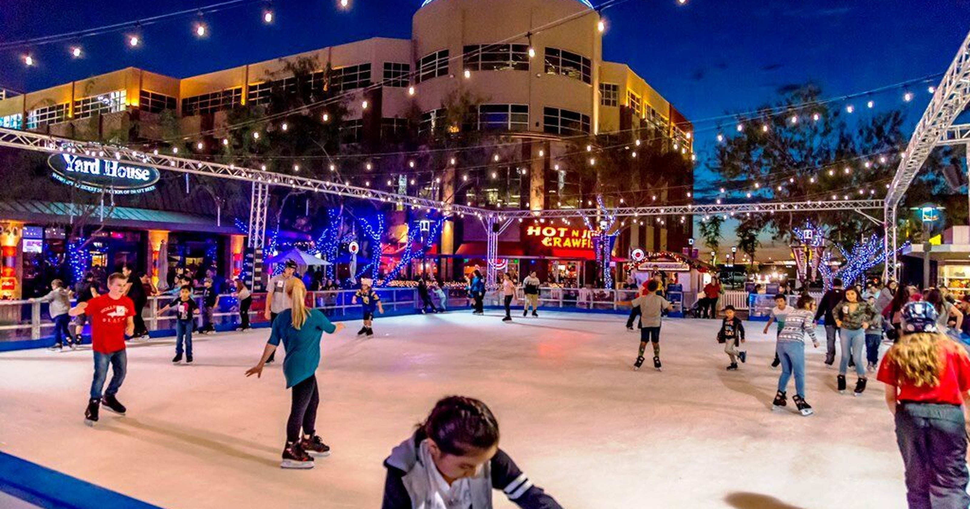 Where to go ice skating in metro Phoenix in 2018 holiday season