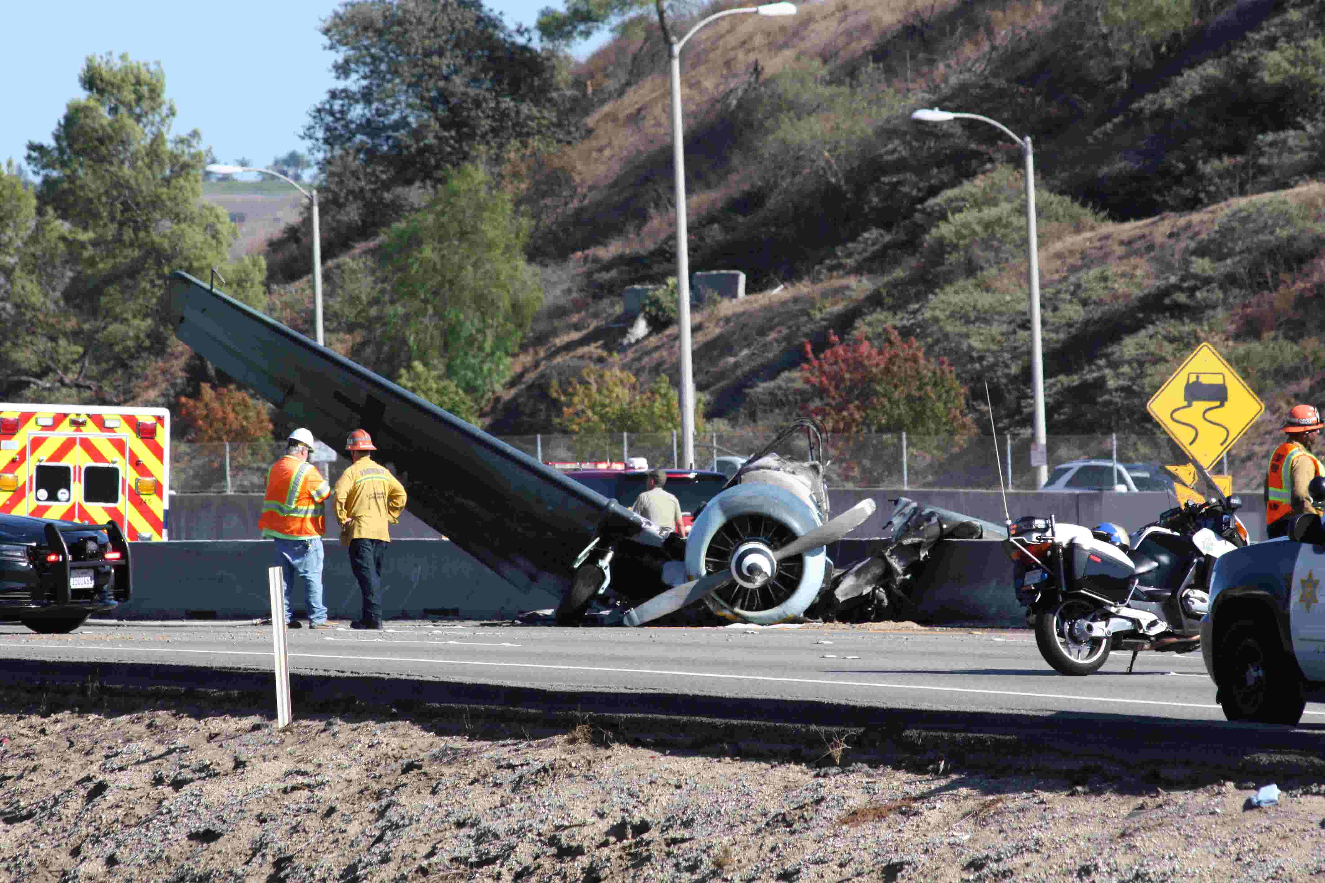 Plane crash lands in Agoura Hills